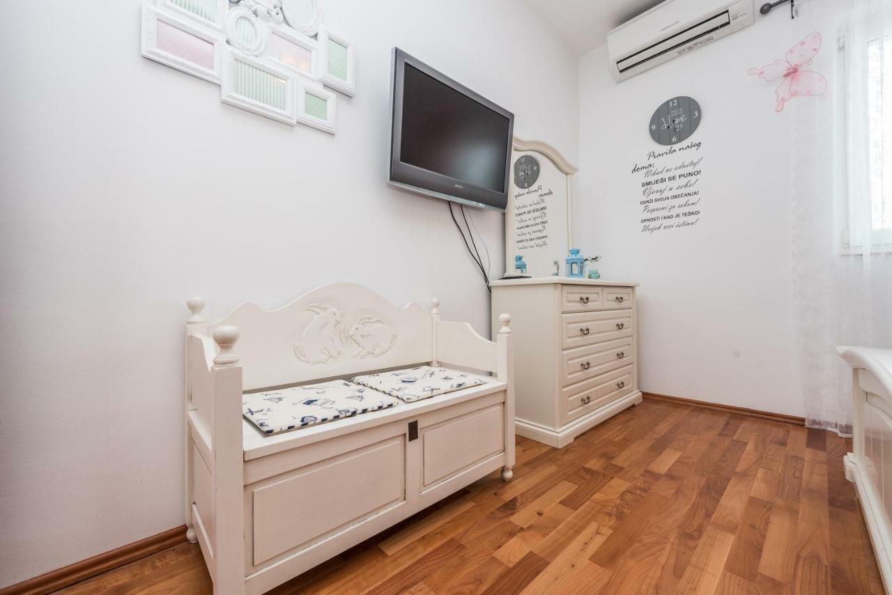 Apartments Jelavic Sutomiscica المظهر الخارجي الصورة