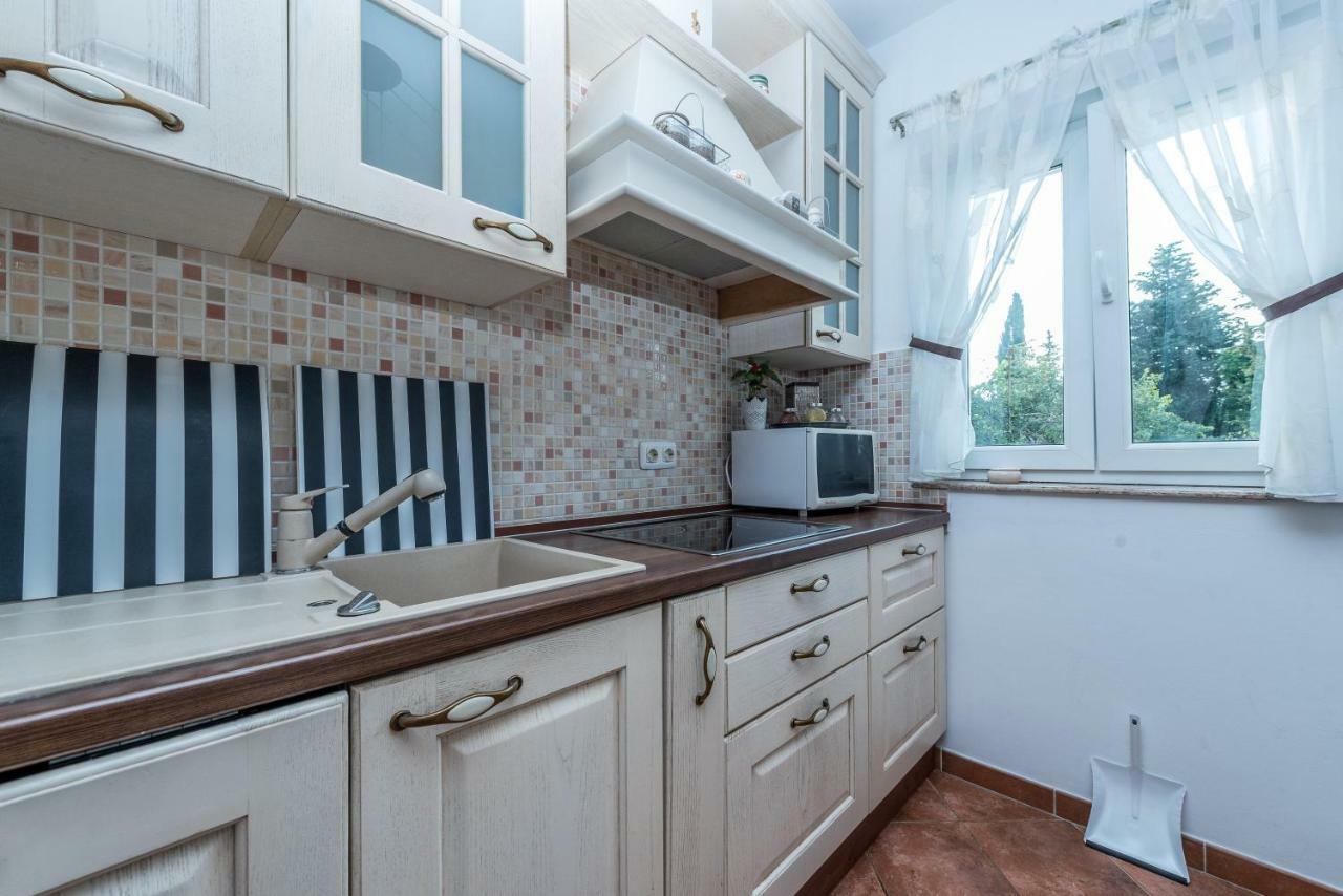 Apartments Jelavic Sutomiscica المظهر الخارجي الصورة