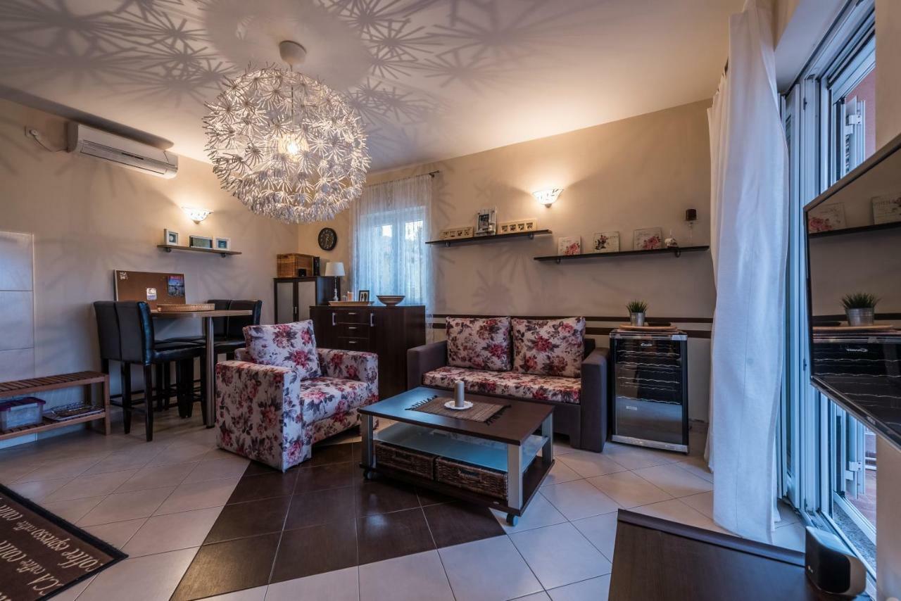 Apartments Jelavic Sutomiscica المظهر الخارجي الصورة