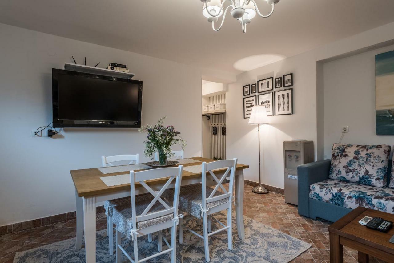 Apartments Jelavic Sutomiscica المظهر الخارجي الصورة